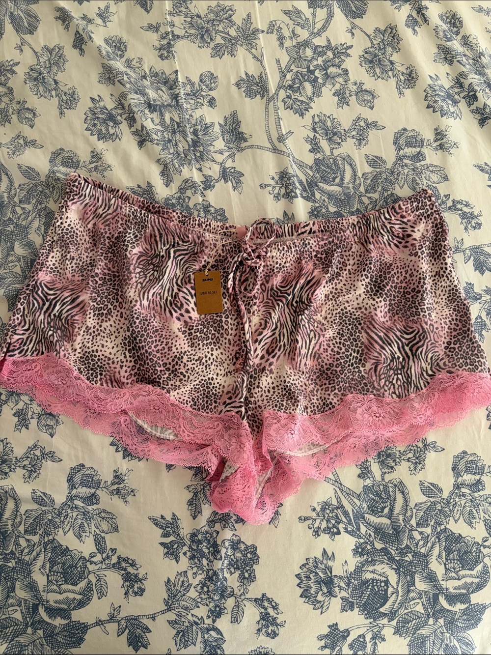 SKIMS Pink Animal-Print Lace Trim Cami & Shorts Set - Picture 3 of 4